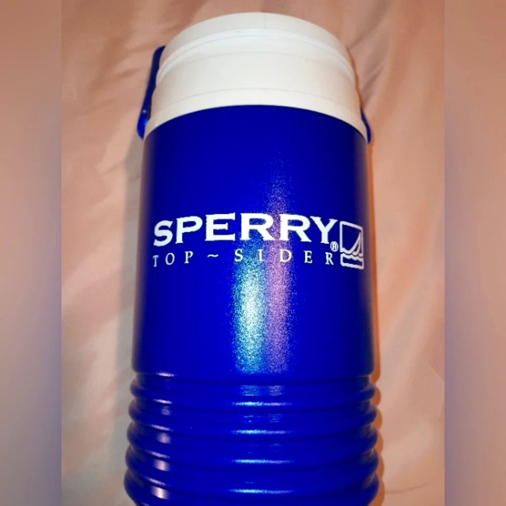 IGLOO ⭐ Thermal & Insulated Beverage Container ⭐ 1/2 Gallon